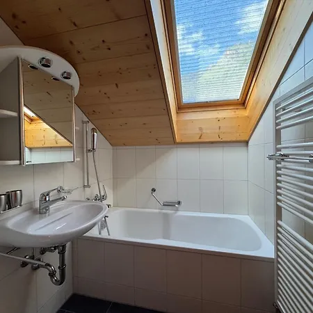 アパート Oberhof Penthouse ヴェンゲン